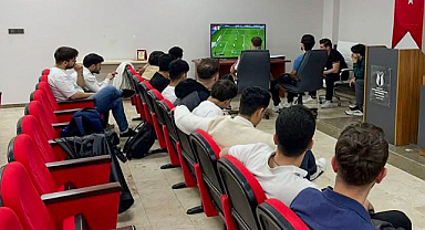 FIFA E-Spor Turnuvası’nda kozlarını paylaştılar