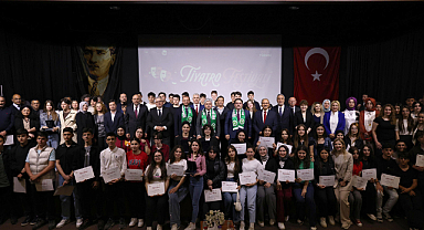 Genç tiyatrocuların sahne aldığı festivalde kazananlar belli oldu